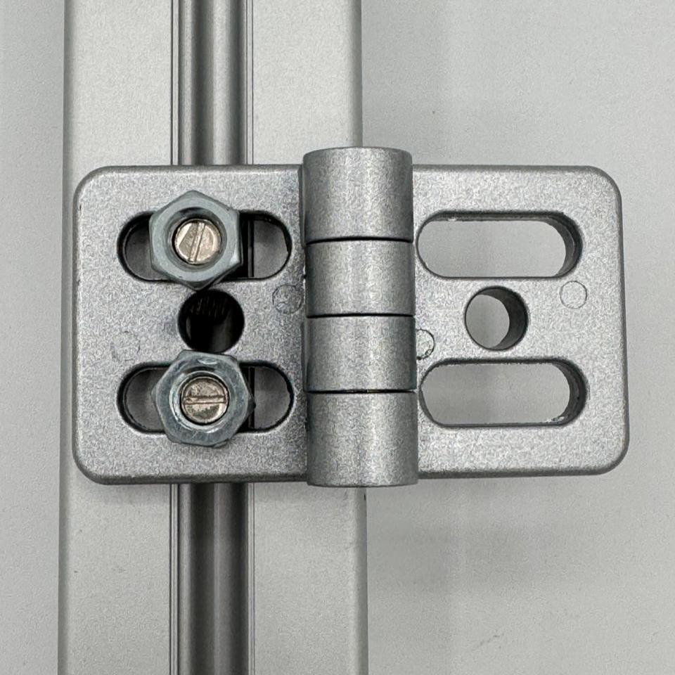 Bisagra de aluminio ranura ovalada